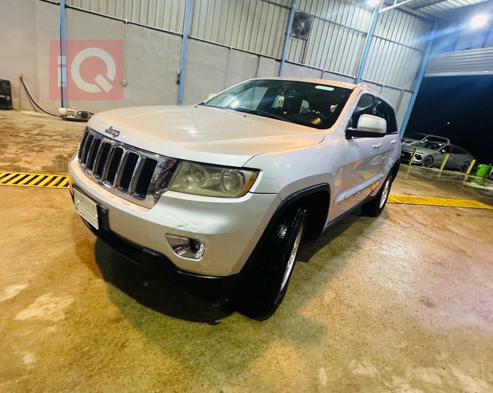 جیپ گراند شیرۆکی